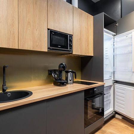 Lienes Iela Gem 1Br Apartment With Fireplace In Historic Unesco Center 리가 외부 사진