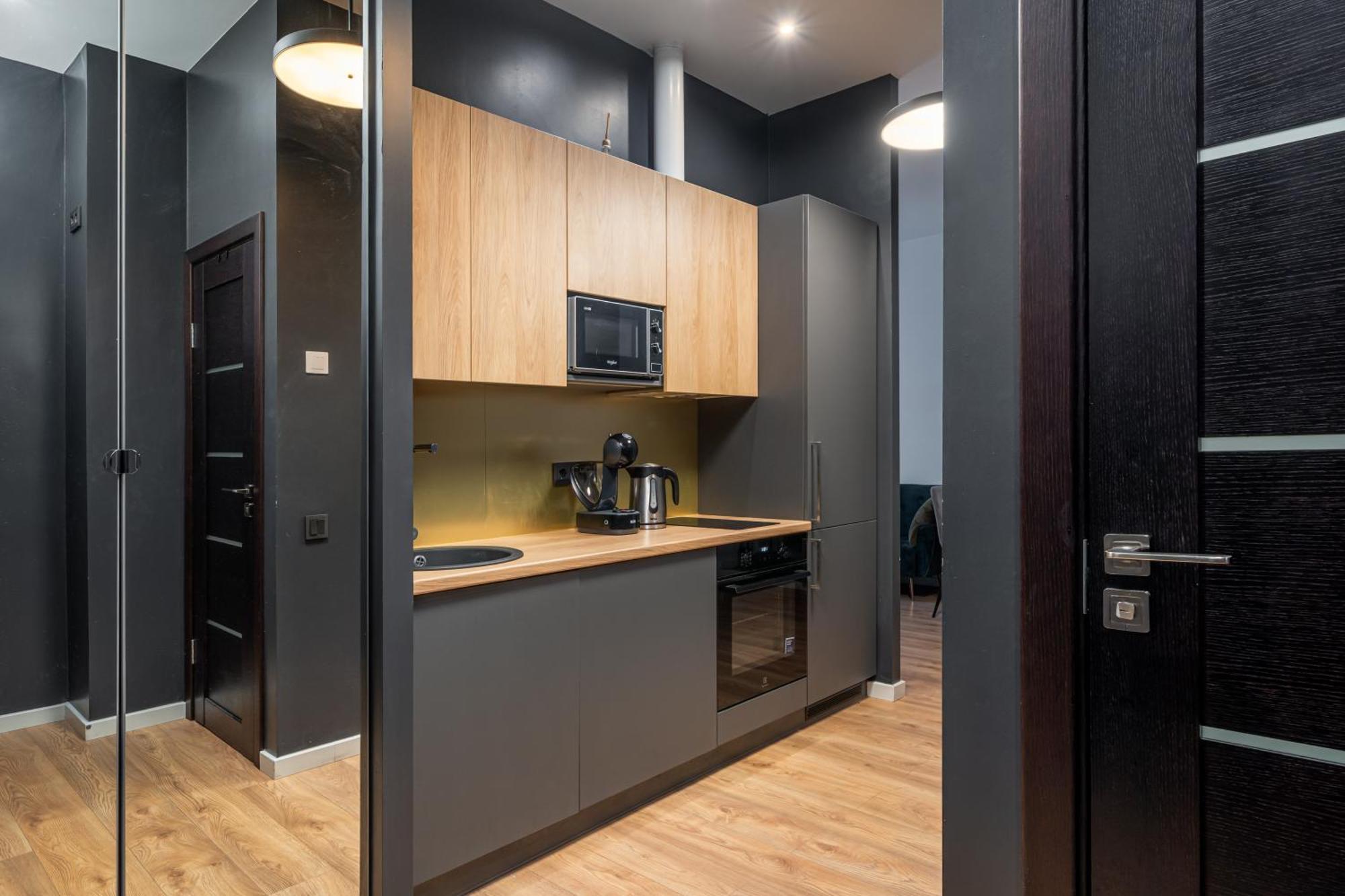 Lienes Iela Gem 1Br Apartment With Fireplace In Historic Unesco Center 리가 외부 사진