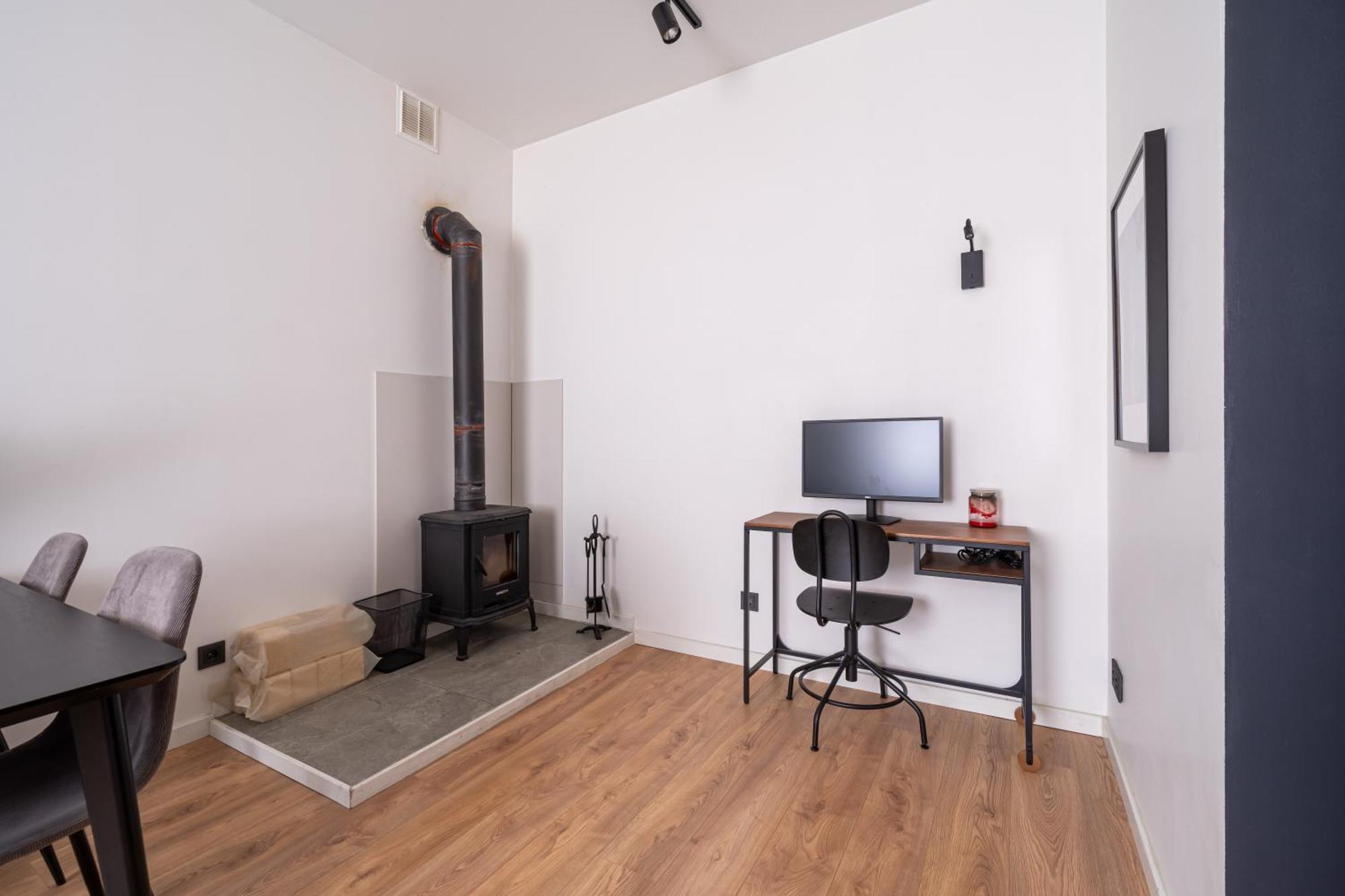 Lienes Iela Gem 1Br Apartment With Fireplace In Historic Unesco Center 리가 외부 사진