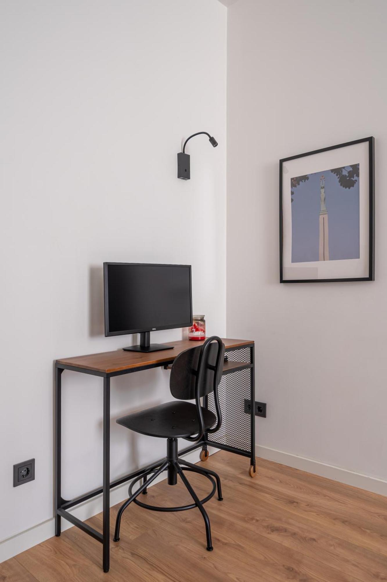 Lienes Iela Gem 1Br Apartment With Fireplace In Historic Unesco Center 리가 외부 사진